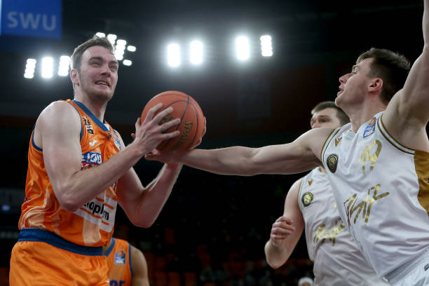 拉拽对手虽 拉拽对手虽