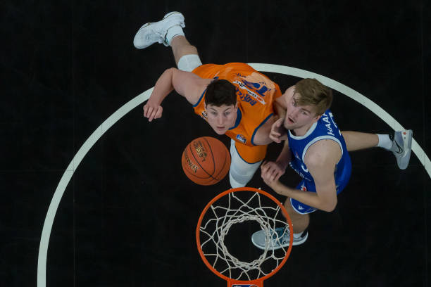 路上不断奋 路上不断奋